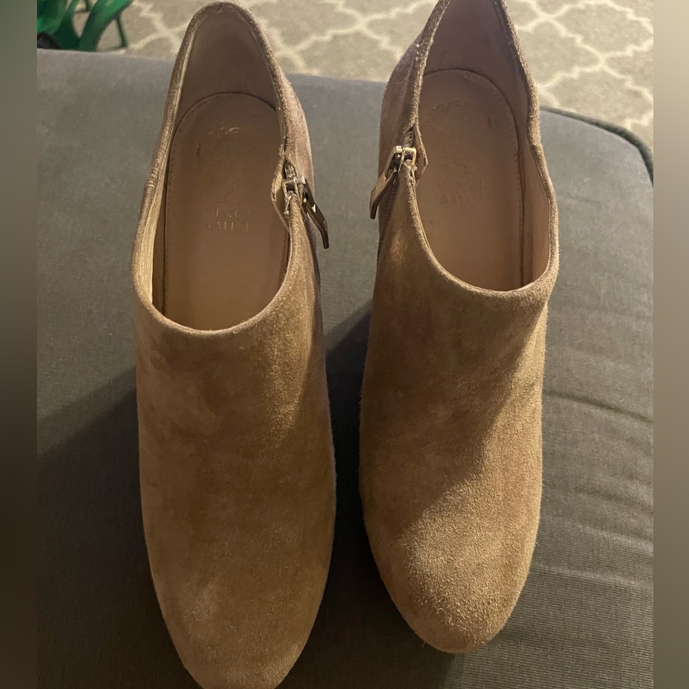 Set of all 4 pairs of pre-love shoes, one size 9 1/2 and the others 10
